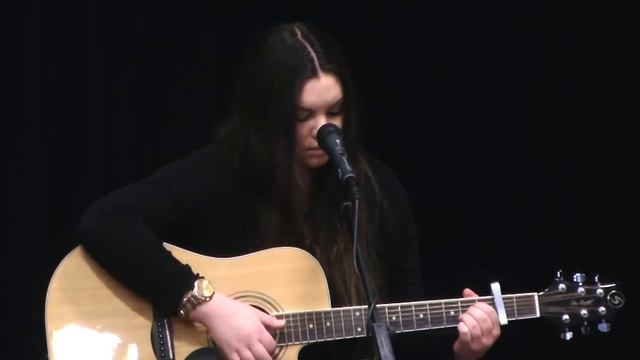 G singing Love Goes On смотреть онлайн