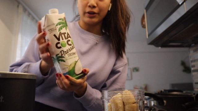 solo in nyc | pilates class, bookstores, my new nutribullet, dealing with migraines смотреть онлайн