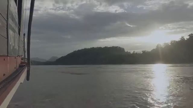 Shompoo Cruise - круиз по Меконгу смотреть онлайн