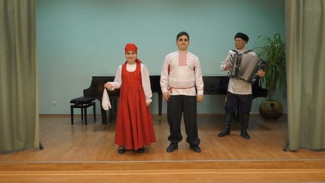 Вокальный дуэт Григорян Марк и Лидия Широки просторы наши смотреть онлайн