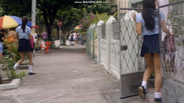 upskirt colegiala.