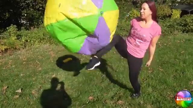 BU 079 Kick the rare Intex beach ball смотреть онлайн