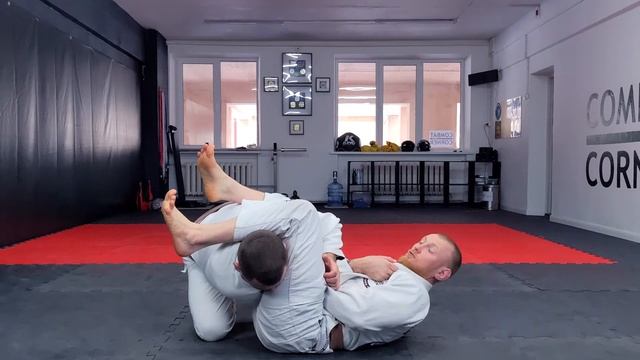Рычаг локтя из стойки | На татами с Combat Corner смотреть онлайн
