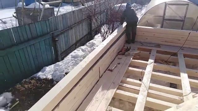 Сборка дома из бруса, межвенцовый утеплитель, дом из бруса, строй брус, строим дома