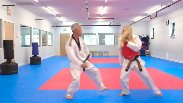 5 Basic Sparring Moves with Round House (4K) смотреть онлайн