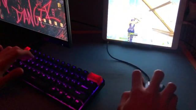 Fortnite Season 4 on IPad Pro with keyboard and mouse смотреть онлайн