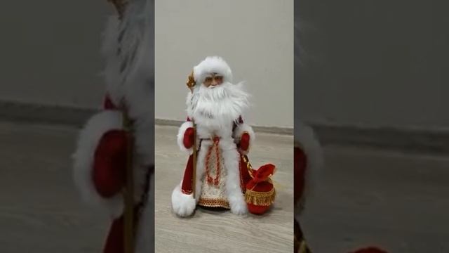 Поющая игрушка Дед Мороза смотреть онлайн