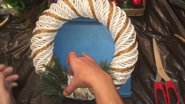 Украшение Новогоднего венка. смотреть онлайн