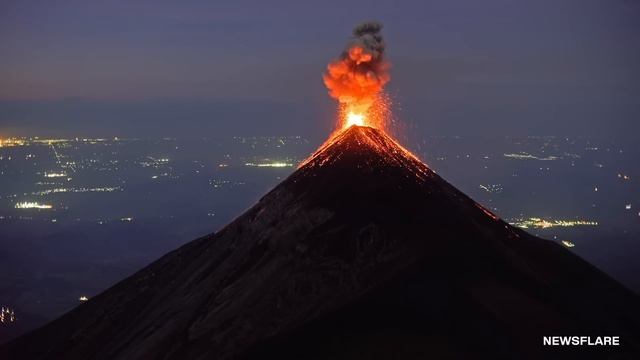 5 Stunning Volcano Eruptions Caught On Camera смотреть онлайн