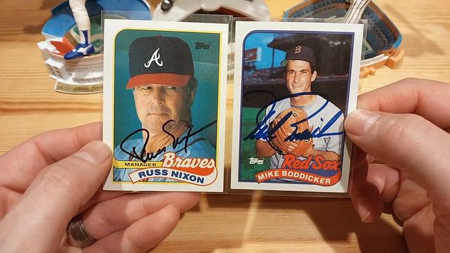 Adding 30+ Autographs to the 1989 Topps Baseball Card Set! смотреть онлайн