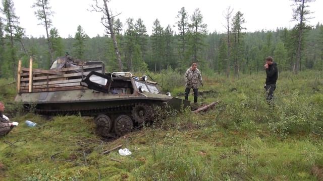 Через тайгу на рыбалку на тайменя и щуку в Якутии ЧАСТЬ 1 Щука на спиннинг, рыбалка в тайге смотреть онлайн
