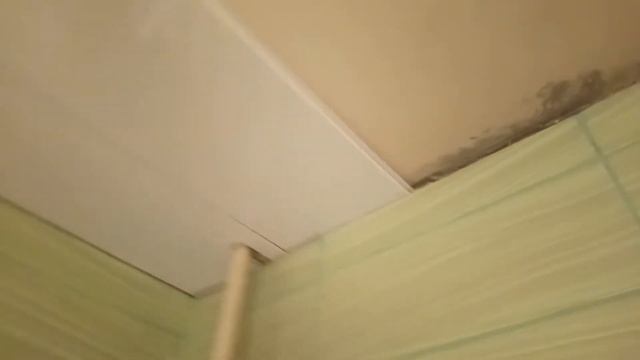 Потолок в ванной / туалете // Ремонт ванной, ремонт туалета // Bathroom ceiling смотреть онлайн