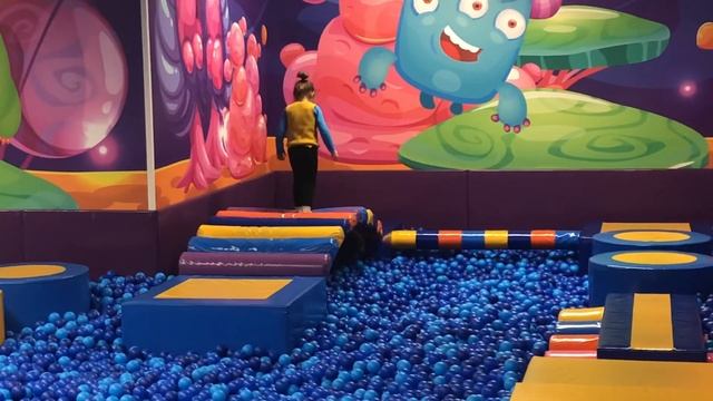 ПАРК РАЗВЛЕЧЕНИЯ В МОСКВЕ. КАК ПРОВЕСТИ ВЫХОДНЫЕ С ДЕТЬМИ смотреть онлайн