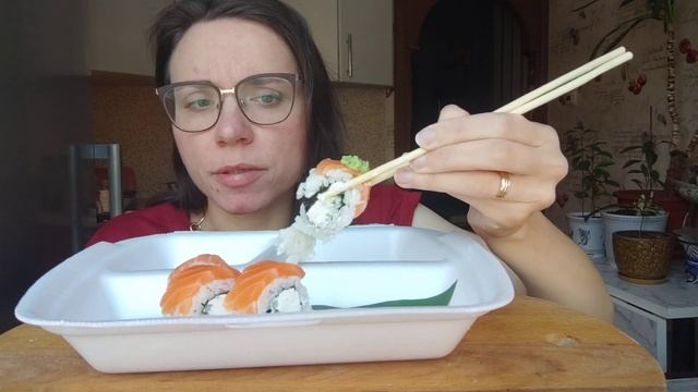 Роллы Филадельфия мукбанг / рамен / нейросеть фото городов (снова ?) смотреть онлайн