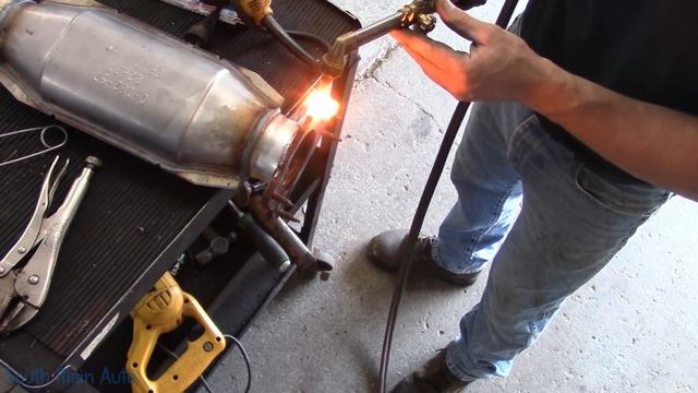 Buick LeSabre: Catalytic Converter Remove & Replace (Universal Fit) смотреть онлайн