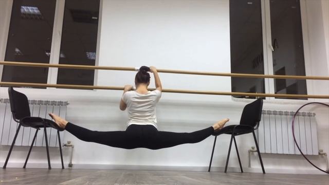 Поперечный шпагат в минус Растяжка AlisApriori ¦ A PRIORI Dance смотреть онлайн