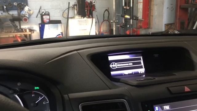 How to Reset the Oil Maintenance Light on a 2015 Honda CR-V смотреть онлайн