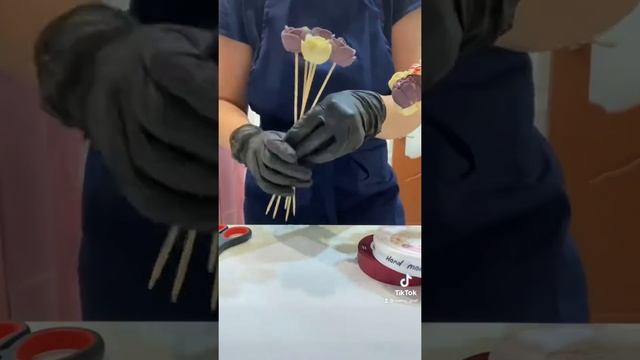 Сборка букета Шоколадных роз смотреть онлайн