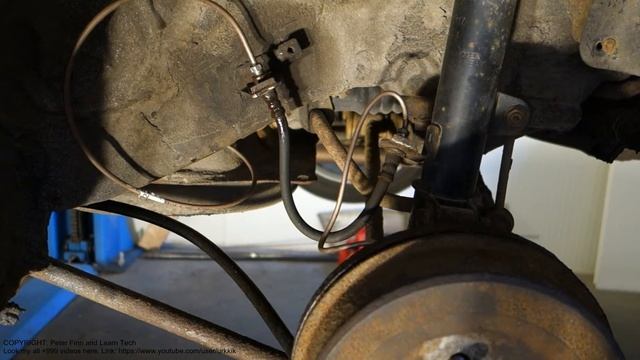 How to notice leak in brake fluid hose and pipe Toyota Corolla смотреть онлайн