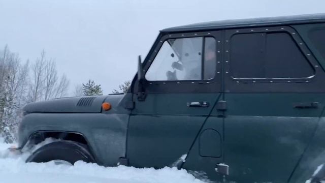 УАЗ Хантер глубокий снег и перекаченные колёса Russian SUV Russian off-road UAZ смотреть онлайн