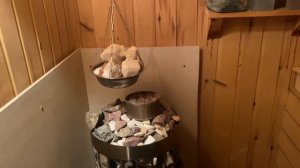 Важно! Нельзя класть соль на камни электрокаменки, используйте подвес без контакта с тэнами и камнем