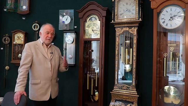 2 МИНУТЫ О ТОМ , ПОЧЕМУ НАПОЛЬНЫЕ ЧАСЫ СЕЙЧАС СЛЕДУЕТ ПОКУПАТЬ В ЧАСОВЫХ МАГАЗИНАХ. смотреть онлайн