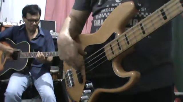 Fender Jazz Bass Vintage Modified смотреть онлайн