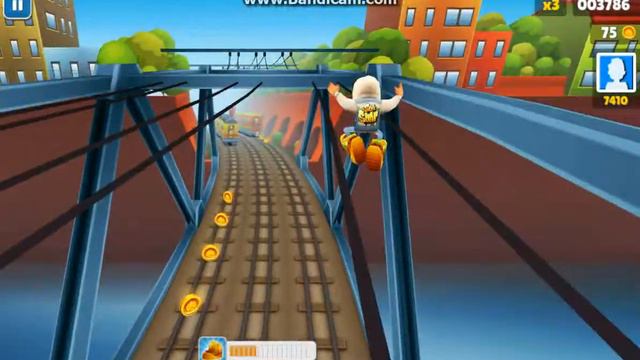 Subway Surfer играю с другом смотреть онлайн