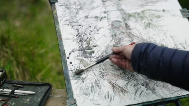 Роберт Даттон о красках Derwent Tinted Charcoal Paint Pan Set смотреть онлайн
