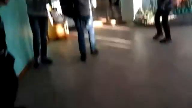 Поркур в школе на перемене!!! смотреть онлайн