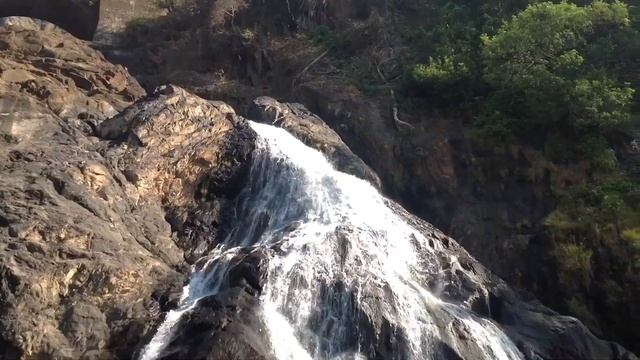 Водопад Дудхсагар, ГОА, Параллельная Вселенная #путешествие#водопад#водопадымира смотреть онлайн