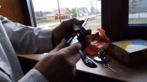 Дверные ручки. Замена дверной ручки. Как разобрать дверную ручку, что бы поменять расположение.