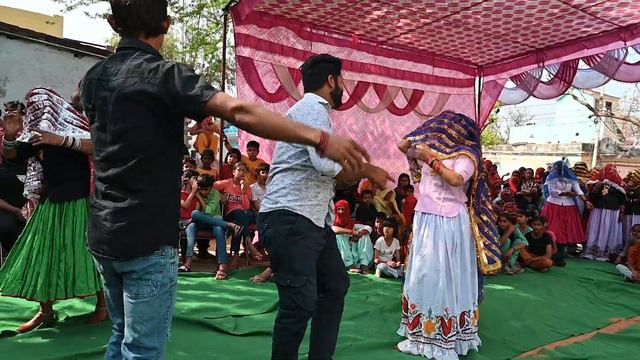 Fagan ko mast mahina bhabhi rang so Charo hai holi rasiya Vikram Dagar !Mandkola ki holi смотреть онлайн