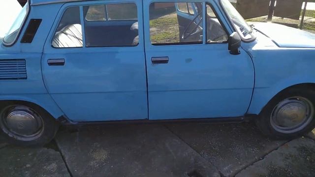 Skoda 100