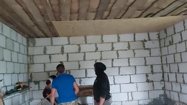 Полы залиты, подшиваем потолок смотреть онлайн