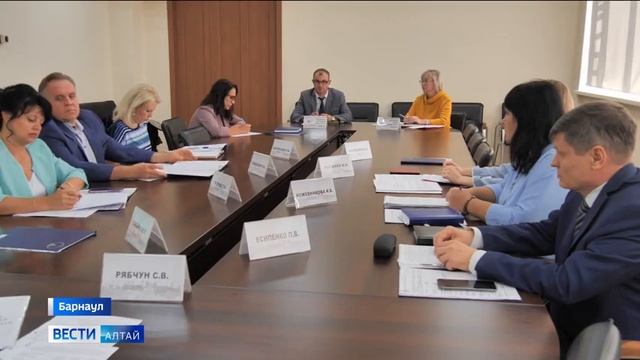 С 1 сентября в Барнауле школьные и студенческие проездные будут действовать в трёх видах транспорта смотреть онлайн