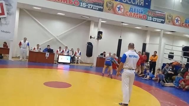 Салауров Захар 2 бой смотреть онлайн