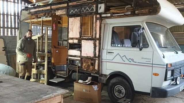 VW LT31 Karmann Distance Wide full rebuild Episode 9 new wall going in! смотреть онлайн