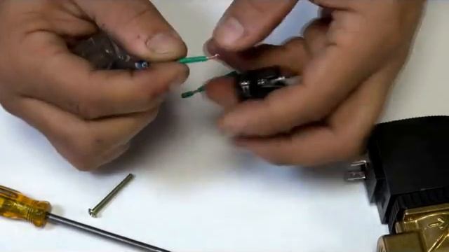 How to Wire a DIN Plug for Solenoid Coil смотреть онлайн