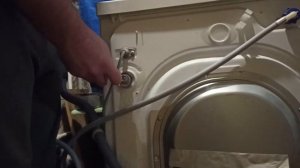 Где транспортировочные болты на стиральной машине Samsung. И как их открутить?