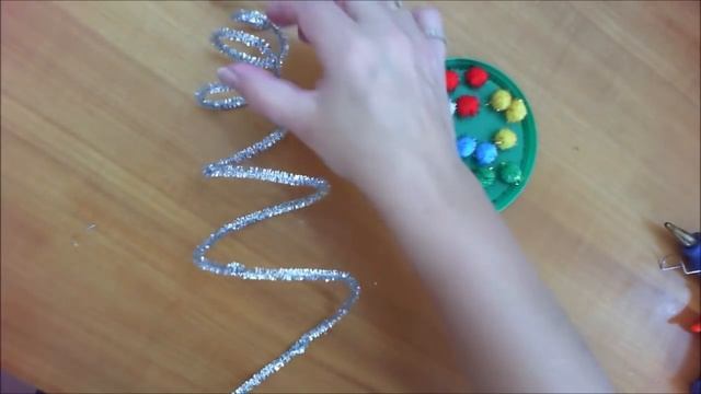 DIY/МК/ Как сделать новогоднюю сувенирную елочку из синельной проволоки смотреть онлайн