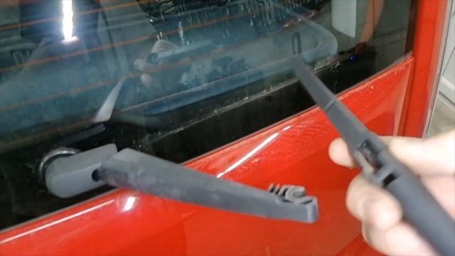 Kia Soul Rear Wiper blade Change смотреть онлайн