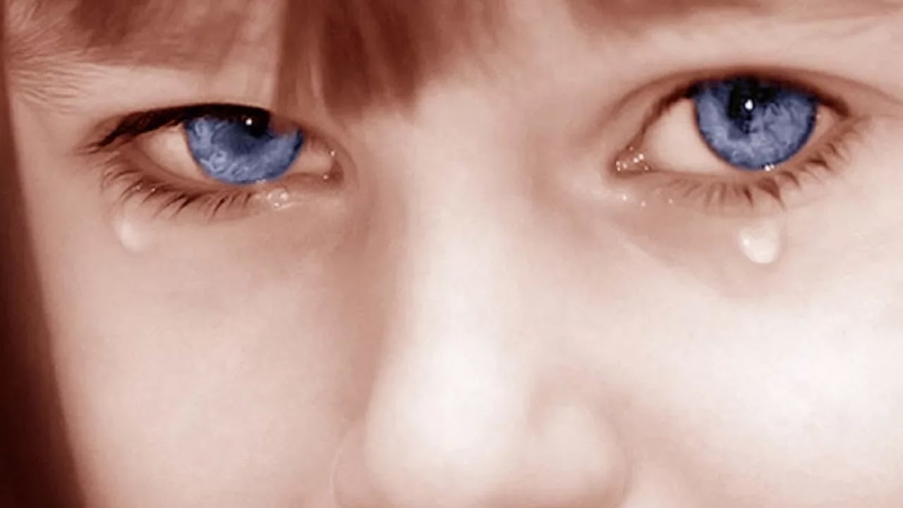 В слезе ребёнка — целый мир. Автор текста Пётр Шевченко. Стихи о жизни.