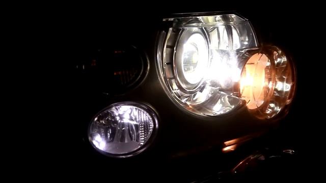 Замена штатного ксенона в фарах Range Rover 3 на биксенон с сохранением адаптива. смотреть онлайн