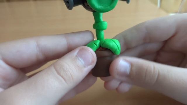 Plants vs Zombies Garden Warfase 2!! #PlantsvsZombi #artplast19 #пластилин смотреть онлайн