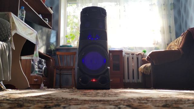 Sony MHC V83D Пати мини, звук очень громкий рядом стоять не советую))) смотреть онлайн