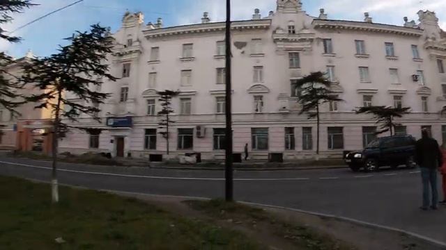 Улица Портовая в Магадане. Ремонт тротуаров и раритетные дома на Портовой. Прогулки с Анжелиной смотреть онлайн