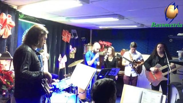 Wave - Tom Jobim - Bass Cover - DeOliveira - Rainbow KF - Baixo 7 cordas - Russo in concert смотреть онлайн