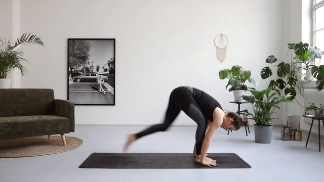 Yoga Ganzkörper Flow | Bauch, Beine & Balance | 30 Minuten für Kraft & Stabilität смотреть онлайн