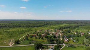 Деревня Лучны, Калужская область, вид с высоты птичьего полета, 4k